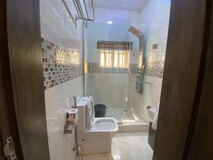 Bilik mandi di Presken Hotel and Resorts MOJIDI