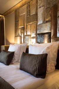 Postel nebo postele na pokoji v ubytování Thermen Londerzeel Hotel