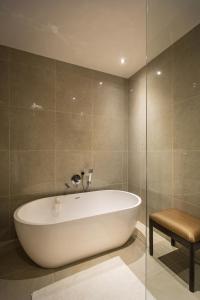 Thermen Londerzeel Hotel tesisinde bir banyo