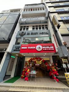 Supermarket nebo jiné obchody v  hotelu nebo okolí