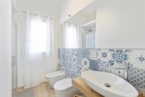 Kúpeľňa v ubytovaní Casa un Tocco di Blu con piscina privata + 32 fotografií