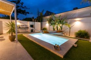 Bazén v ubytovaní Casa un Tocco di Blu con piscina privata alebo v jeho blízkosti