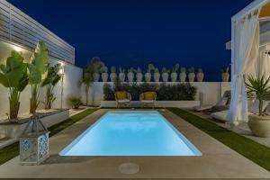 Bazén v ubytovaní Casa un Tocco di Blu con piscina privata alebo v jeho blízkosti
