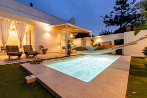 Bazén v ubytovaní Casa un Tocco di Blu con piscina privata alebo v jeho blízkosti