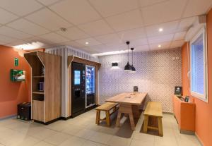 Χώρος καθιστικού στο B&B HOTEL Compiègne Thourotte