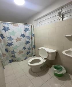 Koupelna v ubytování OYO Hotel Colibri
