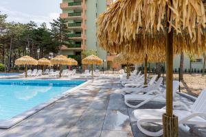 Bazén v ubytování Castello nebo v jeho okolí