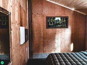 Ένα ή περισσότερα κρεβάτια σε δωμάτιο στο Wonderful Secluded Cabin in Monticello, Utah