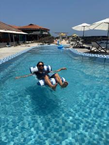 Επισκέπτες που μένουν στο Long Vĩ hotel - đảo Phú Quý