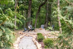 Zahrada ubytování Stunning and Fully-Equipped Tiny House with Breathtaking Views of South Cumberland State Park in Monteagle, TN