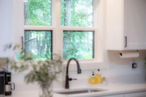 Fotografie z fotogalerie ubytování Stunning and Fully-Equipped Tiny House with Breathtaking Views of South Cumberland State Park in Monteagle, TN v destinaci Monteagle