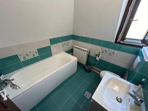 Koupelna v ubytování Vila Bradul Tarcău + 18 fotografií