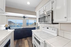 Kuchyň nebo kuchyňský kout v ubytování 123UT Lower 123 Upper Terrace Lower