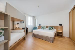 Postel nebo postele na pokoji v ubytování Daniya Alicante
