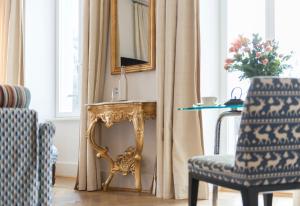 Hotel Saratz Pontresina Mountain Resort & Spa的休息区