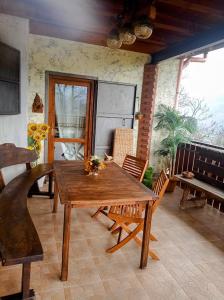 TV a/nebo společenská místnost v ubytování Chalet du soleil