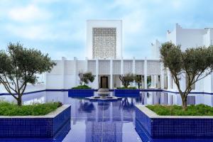 Bazén v ubytování Banyan Tree Tamouda Bay nebo v jeho okolí