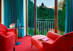 Hotel Saratz Pontresina Mountain Resort & Spa的休息区