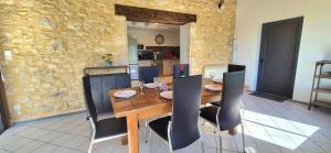 Kuchyň nebo kuchyňský kout v ubytování Gîte Nature Le Tuquet + 26 fotografií