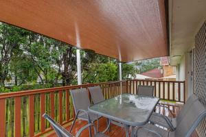 Μπαλκόνι ή βεράντα στο Peaceful and Convenient 4BR Family Modern Retreat