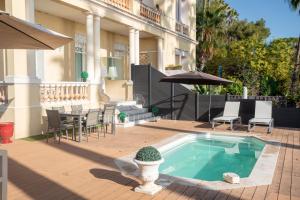 Bazén v ubytovaní " Paradis en Rez de jardin " Standing - Vue Mer - piscine privée alebo v jeho blízkosti