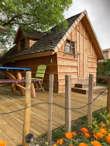 Budova, kde se chata nachází