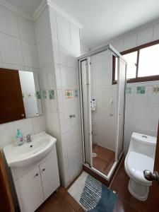 Koupelna v ubytování Hermosa casa Hostal de Miguel + 7 fotografií