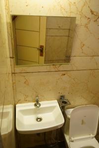 Vannituba majutusasutuses Hotel AlpineglO Yercaud