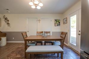 Billede fra billedgalleriet på Decatur Vacation Rental Retreat with Private Yard! i Decatur + 19 billeder