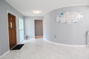 Et badeværelse på Gorgeous 3 BR home minutes from Siesta Key - Edgewater Bungalow + 32 billeder