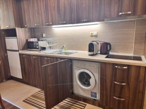 Køkken eller tekøkken på Argisht Beach Residence - 2 Bedroom Apartment