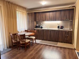 Køkken eller tekøkken på Argisht Beach Residence - 2 Bedroom Apartment