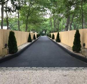 Foto dalla galleria di Private completely fenced in property Near beach a Hampton Bays
