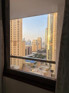 迪拜景观或在民宿看到的城市景观