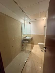 Horizon Rooms JBR的一间浴室