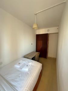 Horizon Rooms JBR客房内的一张或多张床位