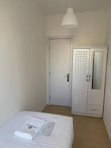 Horizon Rooms JBR客房内的一张或多张床位