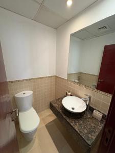 Horizon Rooms JBR的一间浴室