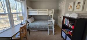 Gallery image of The Hideaway House- 3 bedroom with Hot Tub, Fenced Yard, Lake Access in Swanton