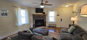 Gallery image of The Hideaway House- 3 bedroom with Hot Tub, Fenced Yard, Lake Access in Swanton