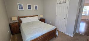 Gallery image of The Hideaway House- 3 bedroom with Hot Tub, Fenced Yard, Lake Access in Swanton +17 photos