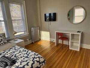 Private room in a shared apt Middletown near Wesley uni客房内的一张或多张床位