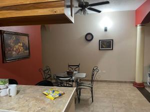 Galeriebild der Unterkunft Le Quad - One Bedroom & Studio Apt - Private, Spacious & Secured in Kingston
