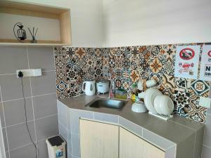 Kuchyň nebo kuchyňský kout v ubytování IFS SoHo Basic Homestay Entire Home