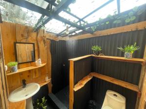 Ένα μπάνιο στο Poas Volcano Observatory Lodge & Glamping +21 φωτογραφίες