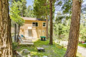 Κήπος έξω από το Pet-Friendly California Abode with Fenced-In Yard!