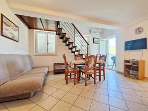 Posezení v ubytování Apartments with parking space Baska, Krk - 24229