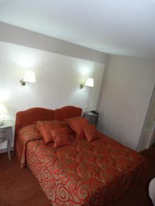 Posezení v ubytování Hôtel Le Gue Du Holme