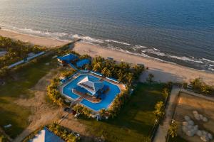 Peldbaseins naktsmītnē Hotel Viña del Mar Omoa vai tās tuvumā