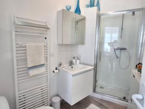 Fotografie z fotogalerie ubytování Châtelaillon-Centre : Appart 50m Plage - FR-1-706-38 v destinaci Châtelaillon-Plage